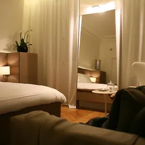 Cirque Deluxe , Parijs Frankrijk